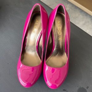 Beautiful Aldo hot pink platform shoes